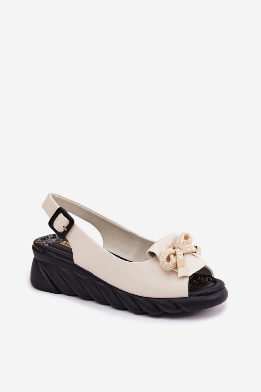 Damensandalen Feminin mit einer Plattform mit Ornamenten Artiker 58C0054 Beige