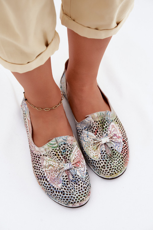 Haut mit durchbrochenen Elementen Schuhe Ballerinas mit Bändern Artiker 58C3481 Verschiedene Farben