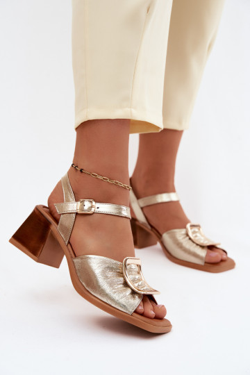 Damensandalen Feminin mit Absätzen mit Schnallen Artiker 58C2033 goldene Farbe 2