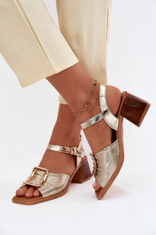 Absatzsandalen mit Schnallen Artiker 58C2033 goldfarben