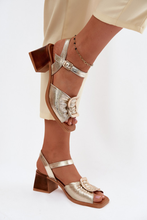 Absatzsandalen mit Schnallen Artiker 58C2033 goldfarben
