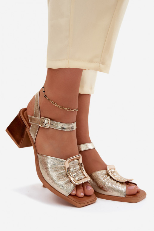 Absatzsandalen mit Schnallen Artiker 58C2033 goldfarben