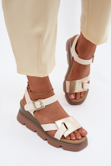 Damensandalen Feminin mit einer Plattform Artiker 58C0312 Beige-goldene Farbe