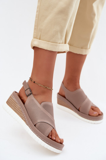 Damensandalen mit einer Plattform Ermöglichtturleder Artiker 58C3146 Beige