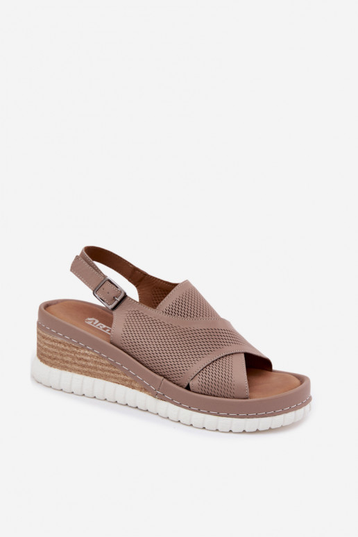 Damensandalen mit einer Plattform Ermöglichtturleder Artiker 58C3146 Beige