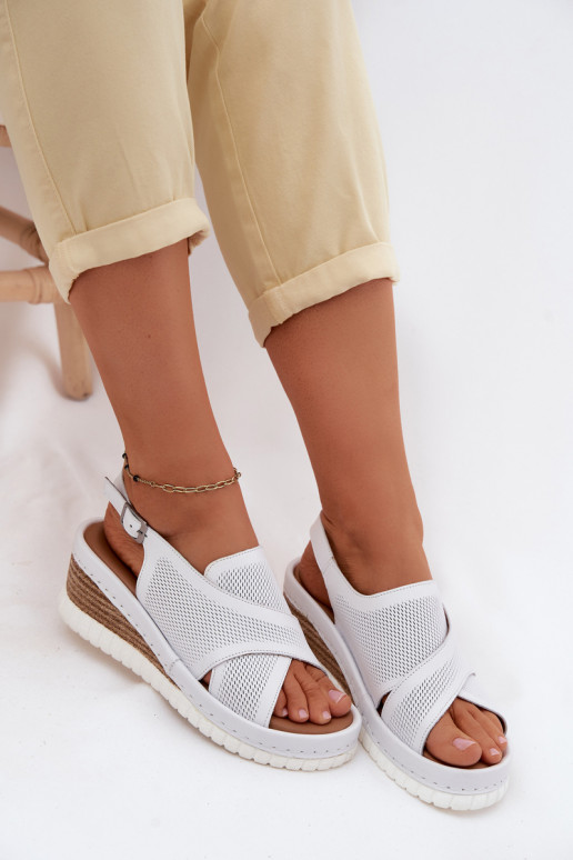 Damensandalen mit einer Plattform Ermöglichtturleder Artiker 58C3145 Zueiße Farbe