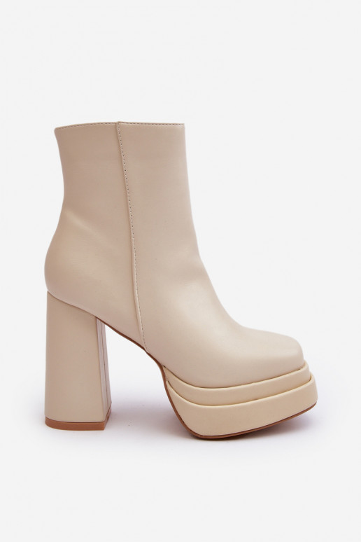 Feminin Stiefel In einem hohen Posten und Plattform elfenbeinfarbe Sandstra