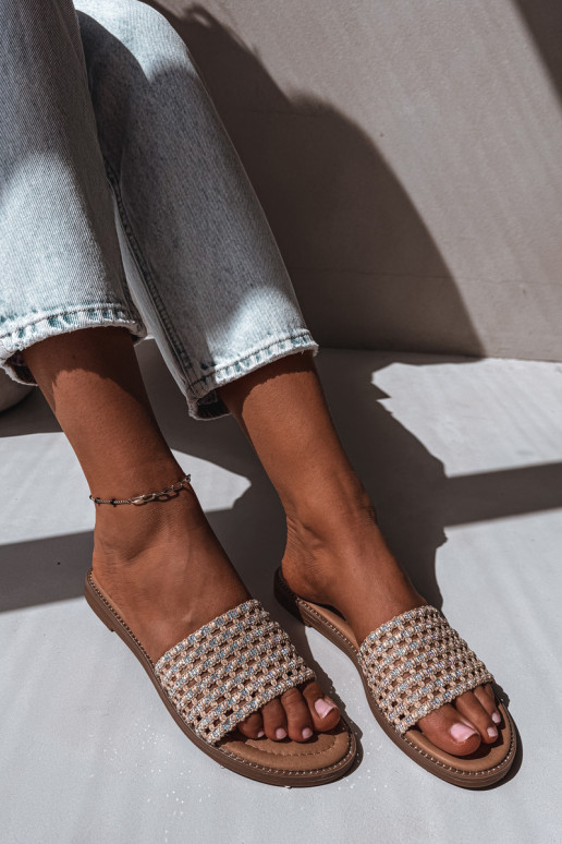 Braune Slipper mit glänzenden Details Fendi