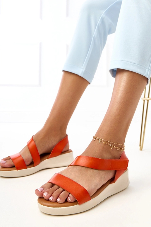 Dunkelblaue Sandalen auf niedriger Plattform Verkado
