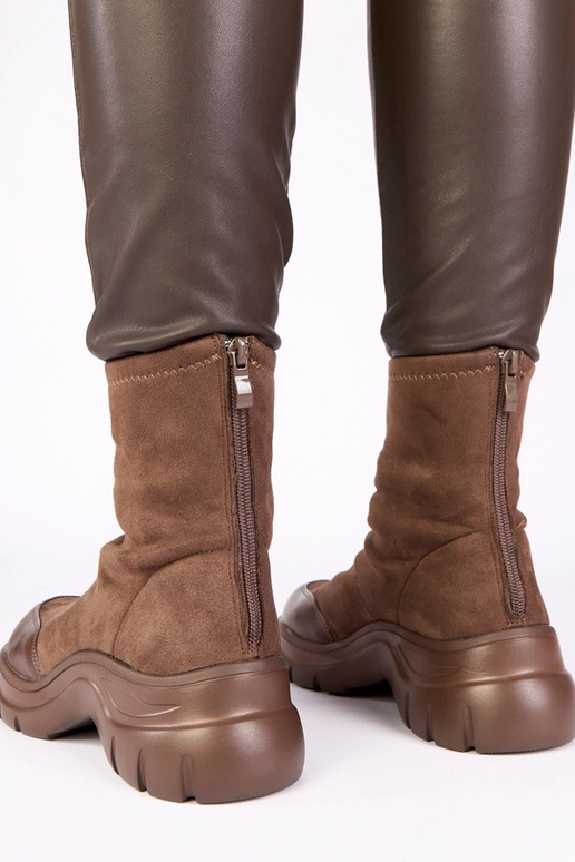 Braune Stiefeletten aus Kunstveloursleder mit dicker Sohle Alana
