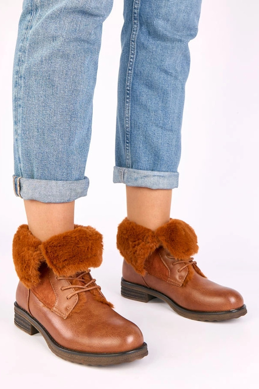 Braune Stiefeletten mit Schnürsenkeln und Fell Joyca