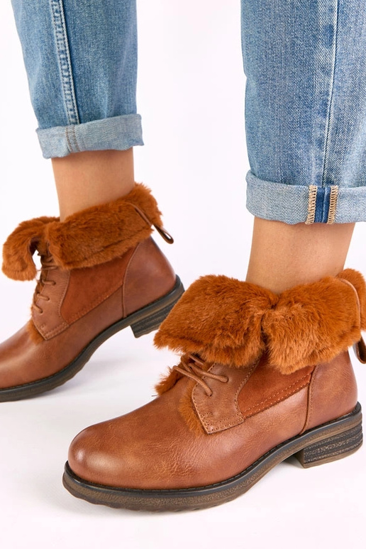 Braune Stiefeletten mit Schnürsenkeln und Fell Joyca