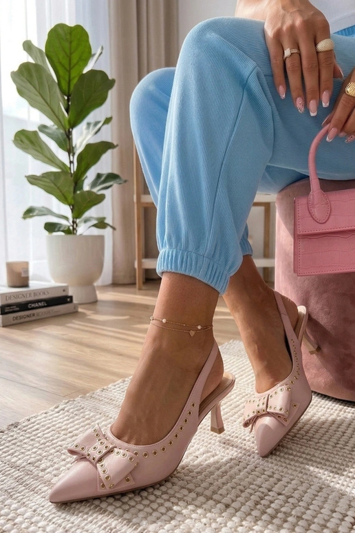 Rosa High Heels mit offener Ferse, verziert mit einem Band Evangeline