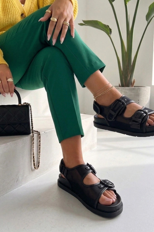 Schwarze Sandalen mit verstellbaren Riemen Mila