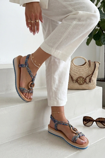 Blaue Plattformsandalen Avery 2