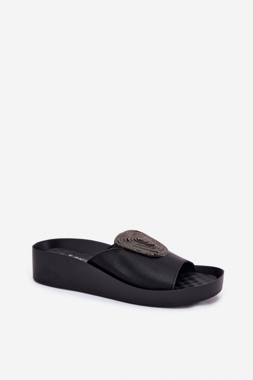 Schwarze Damen-Lederslipper mit Ornamenten KV51-028