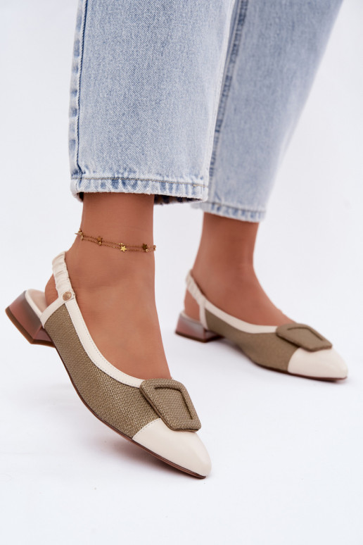 Damen Sandalen mit dekorativen Schnallen sandfarbe