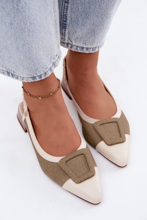 Damen Sandalen mit dekorativen Schnallen sandfarbe