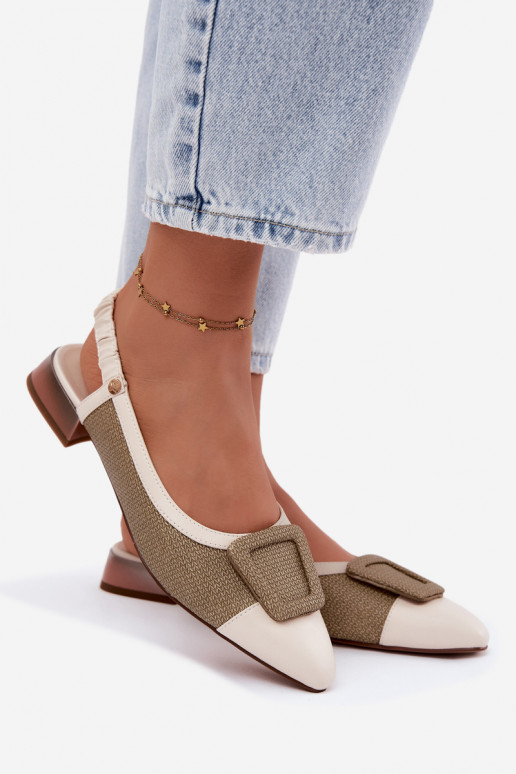Damen Sandalen mit dekorativen Schnallen sandfarbe