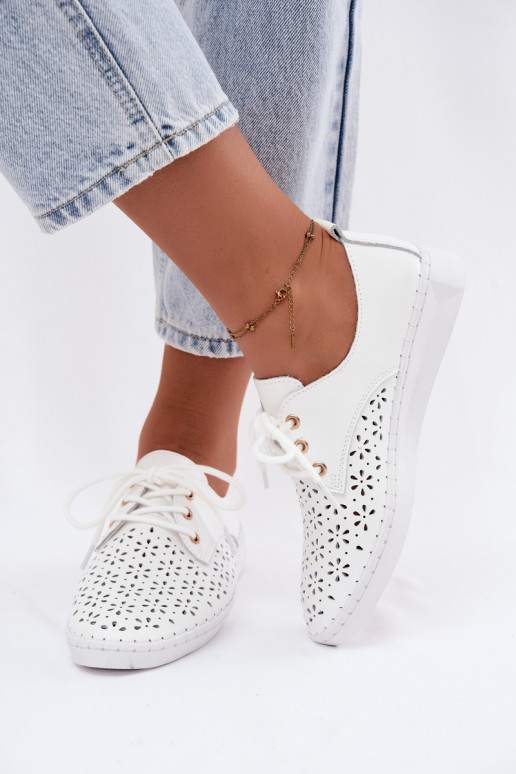 Weiße Damenschuhe mit Ausschnitten Softie