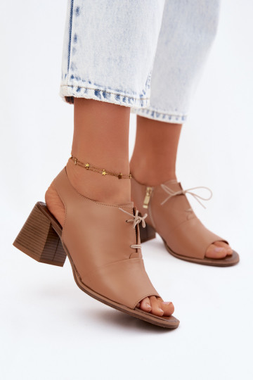 Leder-Sandalen mit hohen Absätzen und stilvollen Details Zazoo 40523 in Cappuccino-Farbe 2
