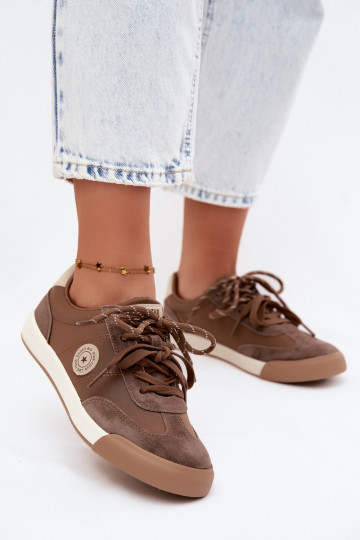 Wildleder-Sneaker für Damen mit doppelten Schnürsenkeln Big Star UU274002 in brauner Farbe 2