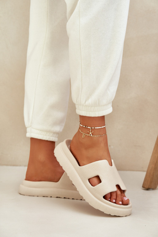 Elfenbeinfarbene leichte Slipper mit Ausschnitten Neladith