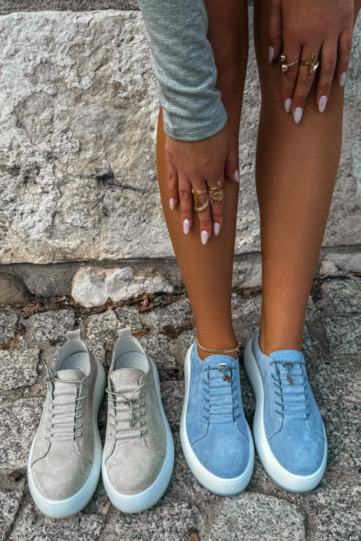 Blaue Plattform-Sneaker aus Kunstveloursleder Blushy