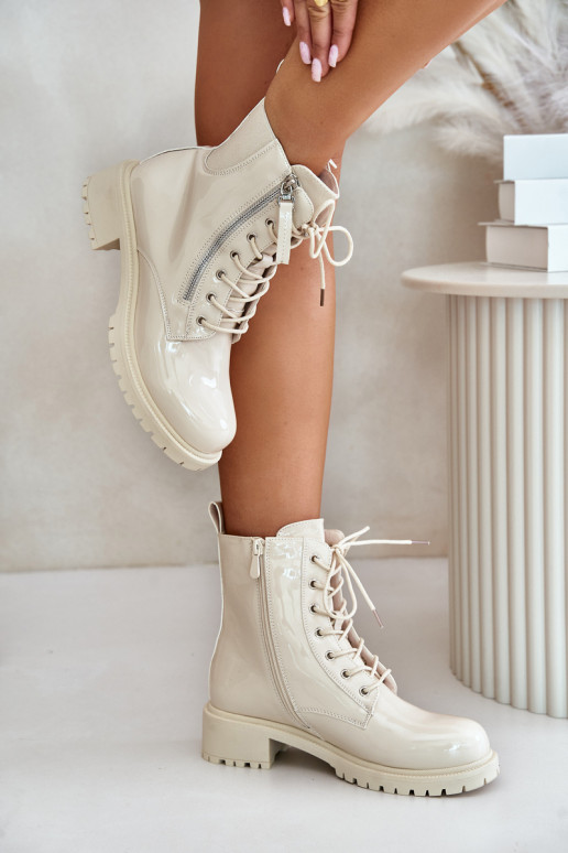 Beige Arbeitsstiefeletten mit Lackeffekt Ravanthia