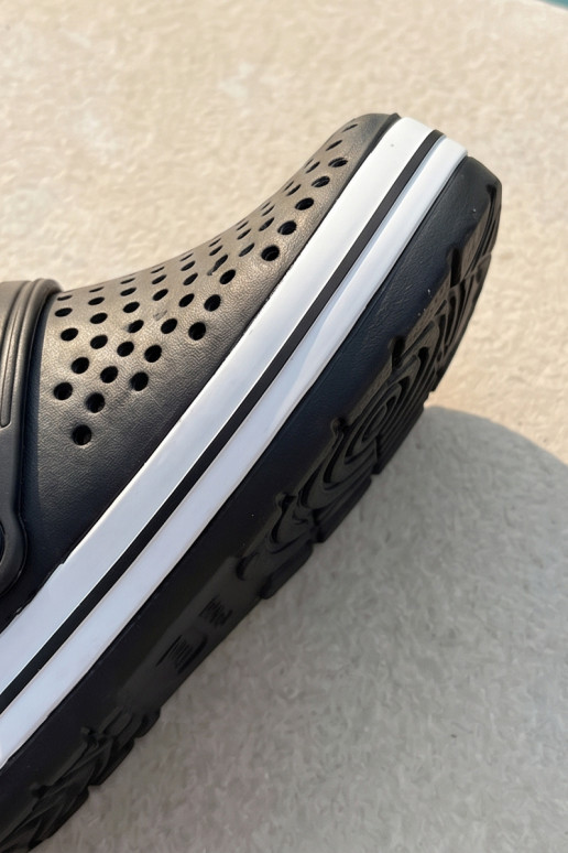 Leichte Herren schwarze Slipper Tai Turiravena