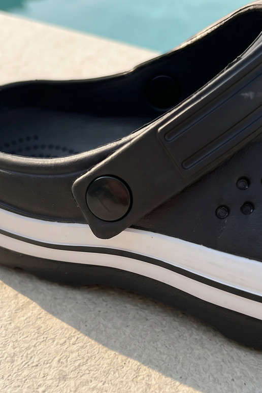Leichte Herren schwarze Slipper Tai Turiravena