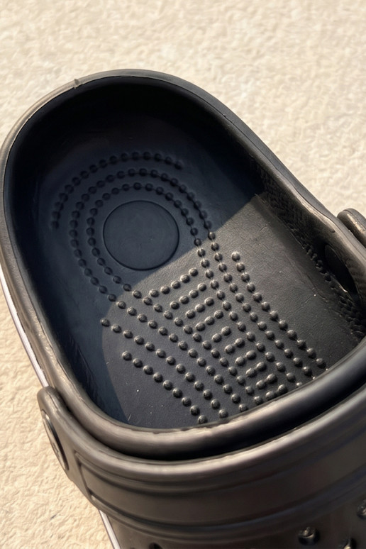 Leichte Herren schwarze Slipper Tai Turiravena
