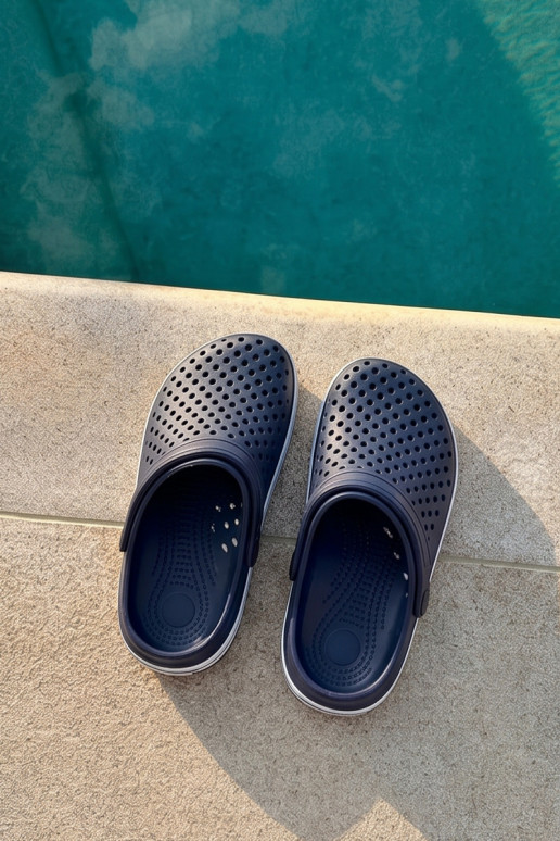 Leichte Herren dunkelblaue Slipper Tai Turiravena