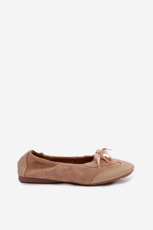 Beige sportliche Ballerinas mit stilvollen Details Peonia