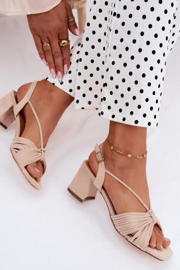 Damen-Sandalen mit Riemen und Absätzen in sandfarben Taffina