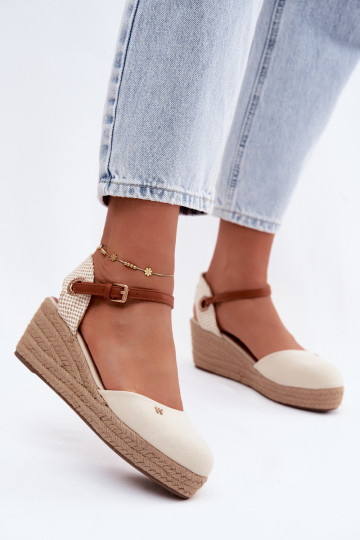 Sandfarbene Espadrilles mit Plattform 2