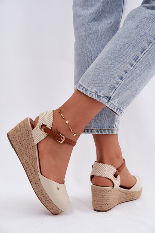Sandfarbene Espadrilles mit Plattform