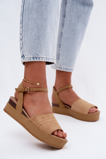 Sandfarbene Damen-Sandalen mit Plattform 2