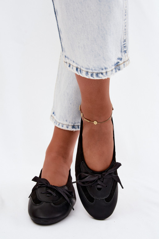 Schwarze sportliche Ballerinas mit stilvollen Details Peonia