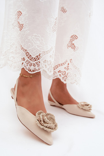Damen Sandalen mit Dekoration aus elfenbeinfarbenem Kunstveloursleder Gardenia