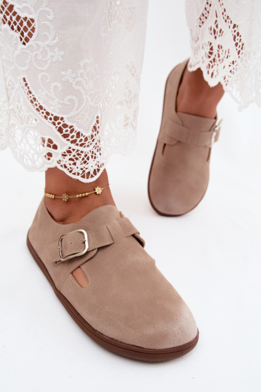 Sandfarbene Damenschuhe mit Schnallen aus Kunstveloursleder Sombellia