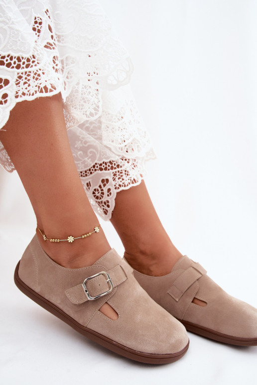 Sandfarbene Damenschuhe mit Schnallen aus Kunstveloursleder Sombellia