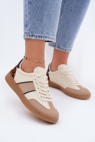 Sneaker aus Kunstleder in Sand Corelle