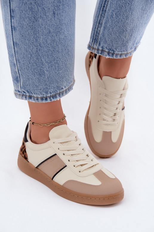 Sneaker aus Kunstleder in Sand Corelle