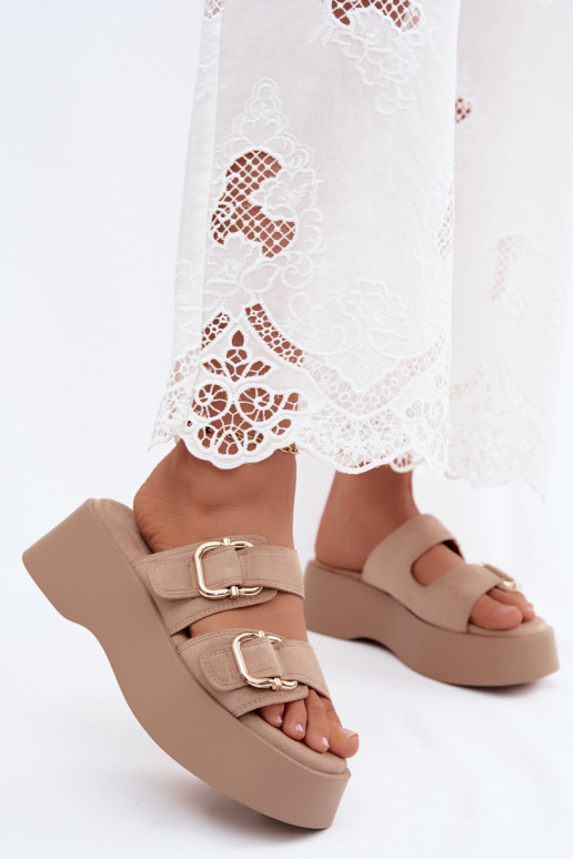 Damen Clogs mit Plattform und Schnallen in Goldfarbe aus Kunstveloursleder Hazelia