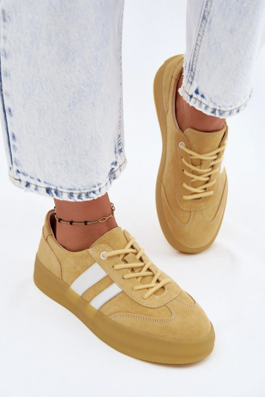 Gelbe Plattform-Sneaker aus Kunstveloursleder Coralia