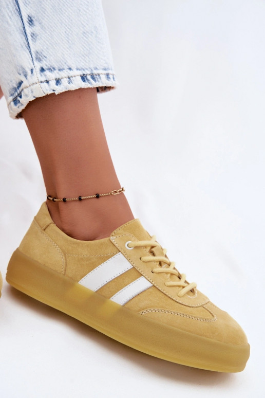 Gelbe Plattform-Sneaker aus Kunstveloursleder Coralia