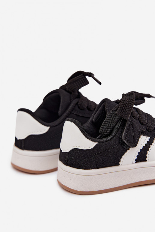 Kindersneaker mit Klettverschlüssen aus Kunstleder in schwarzer Farbe Zoya