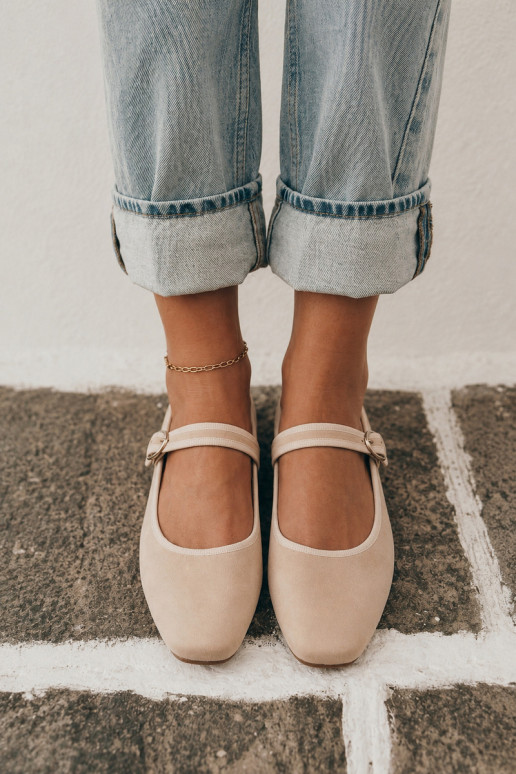 Damen Ballerinas mit Riemen in Sandfarbe aus Kunstveloursleder Birchia