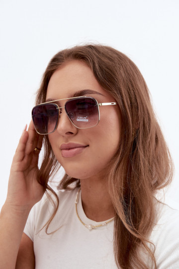 Sonnenbrille mit UV 400-Filter violett